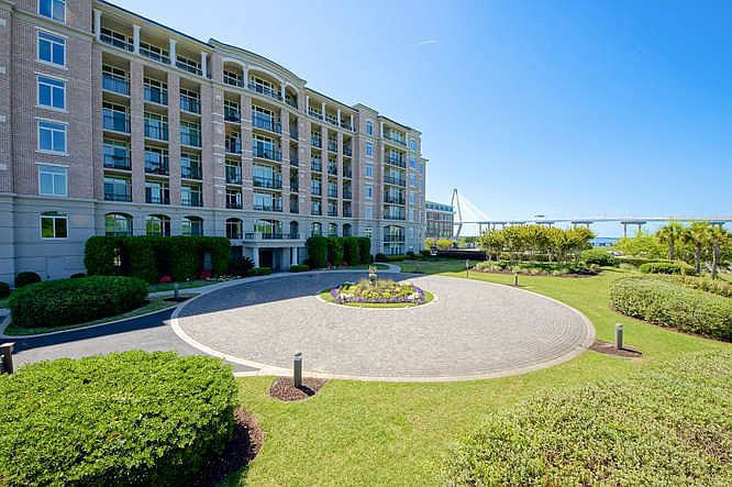 1st image of 235 S Plaza Ct