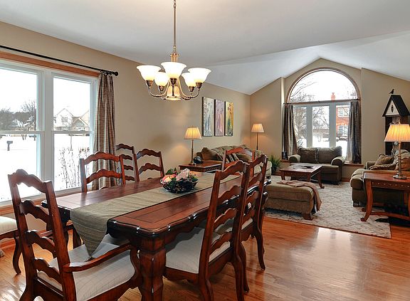 3rd image of 11317 Pinecrest Cir