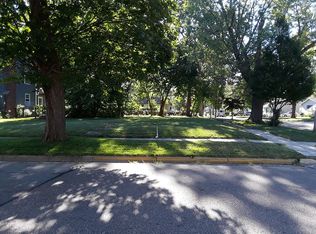715 Indiana Ave, South Haven, MI 49090