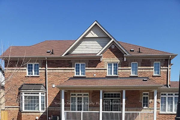 32 Turnhouse Cres — Photo 3