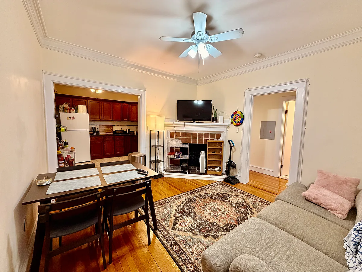 Building Photo - 21 Park Vale Ave #11