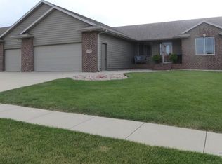 2209 S Silverthorne Ave, Sioux Falls, SD 57103