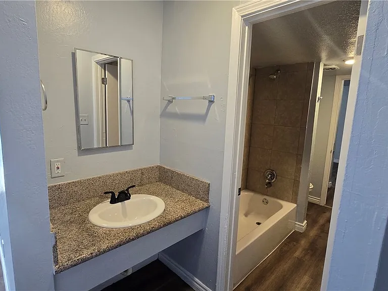 716 N 11th St #2 — Photo 18