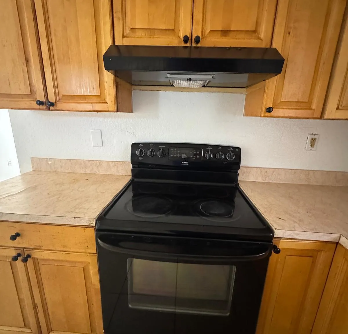 4 bed, 2.0 bath, 2592 sqft, $2,675 — Photo 4