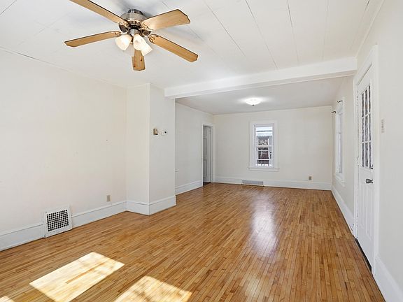 5th image of 1029 11th Ave S