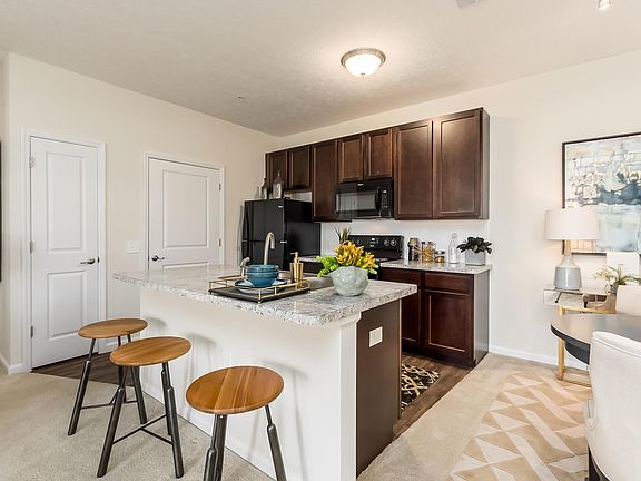 3rd image of 712 Elliott Lee Way