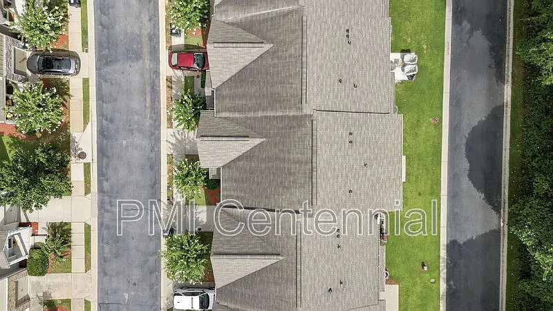 3 bed, 2.0 bath, 1966 sqft, $2,100 — Photo 2
