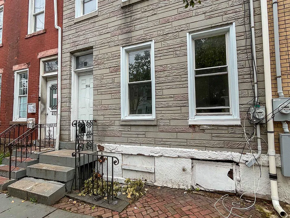 412 Lamberton St