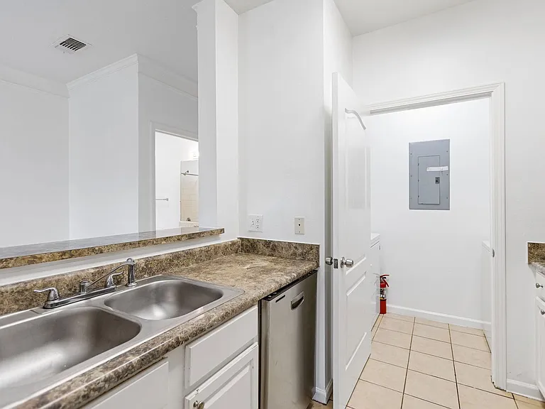 17906 Villa Creek Dr — Photo 8