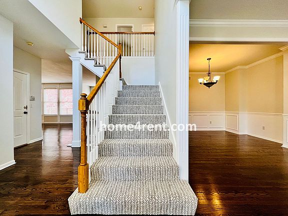 3rd image of 13201 Flint St