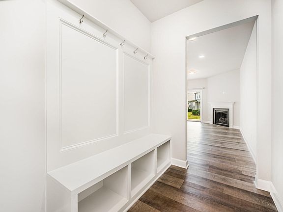 5th image of 208 Peach Orchard Ct