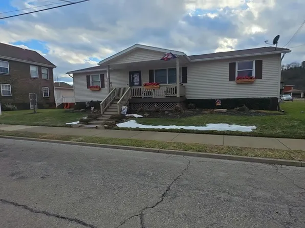 318 7th Ave, New Brighton, PA 15066