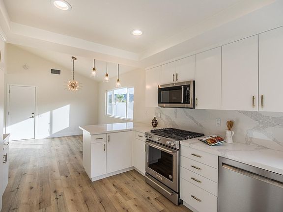 3rd image of 365 Greenway Ave
