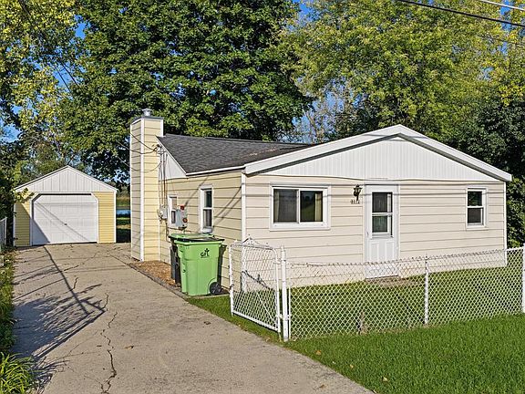3rd image of 8012 Fox River ROAD