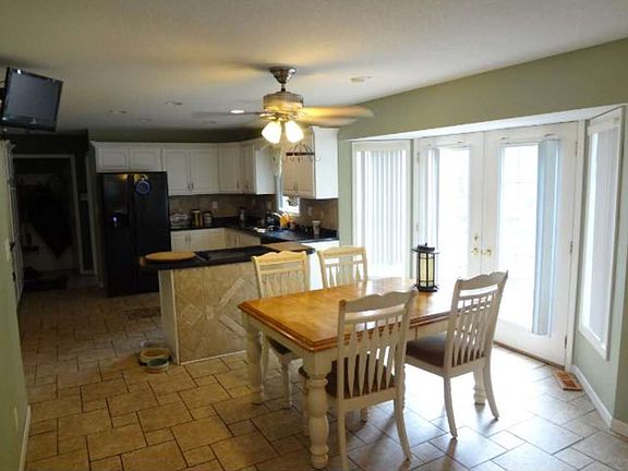 3rd image of 1559 Helmo Ave N