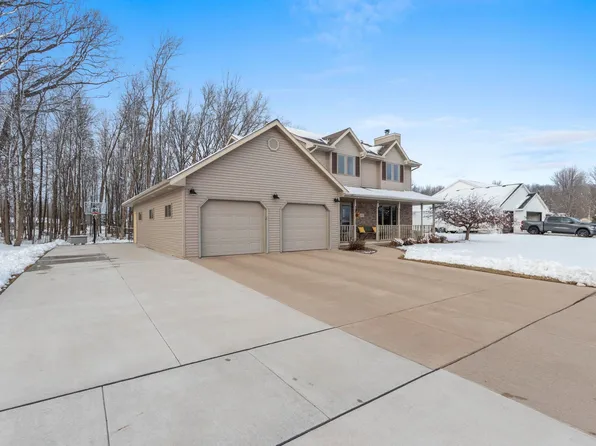 147 Oak Brook Dr, Pulaski, WI 54162