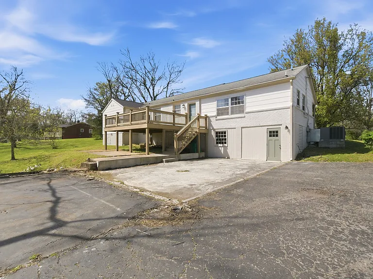 409 Barbara Dr — Photo 59