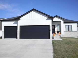 6514 SW 8th St, Lincoln, NE 68523