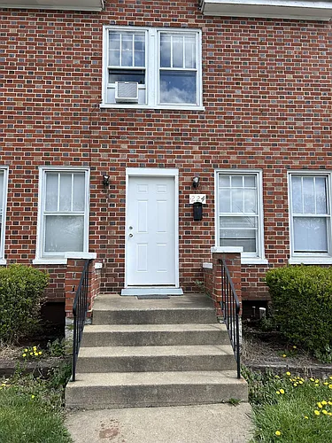 224 East St Photo 1