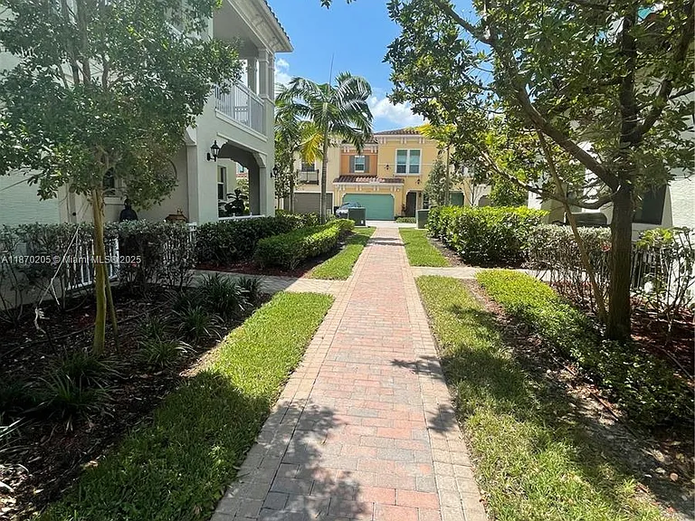 12521 NW 32nd Mnr — Photo 2