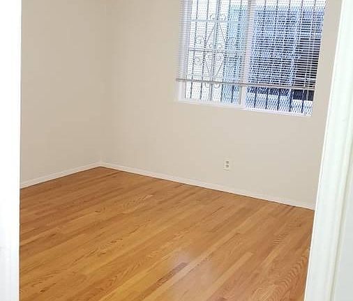 5th image of 822 Grove St APT 3