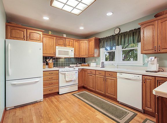 5th image of 1147 Brentwood Ln