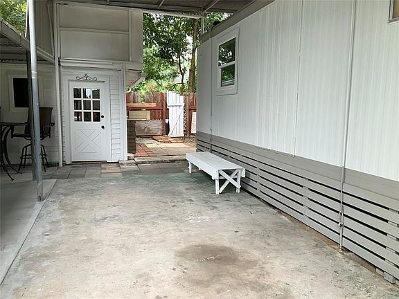 3rd image of 310 E Jack Ave