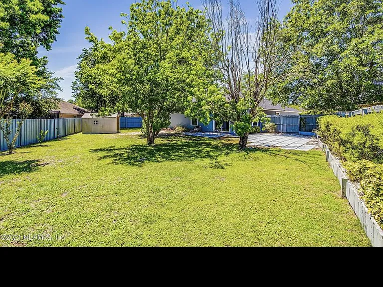1519 Wayward Wind Ln — Photo 17