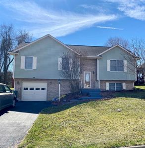 2112 Mosley St, Waynesboro, VA, 22980