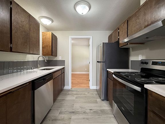 3rd image of 5707 East Dr #2