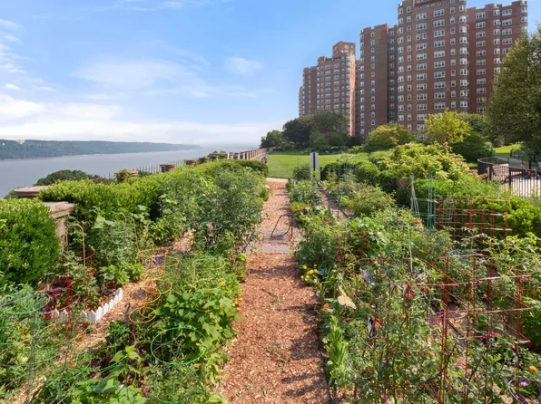 140 Cabrini Boulevard image 20 of 27