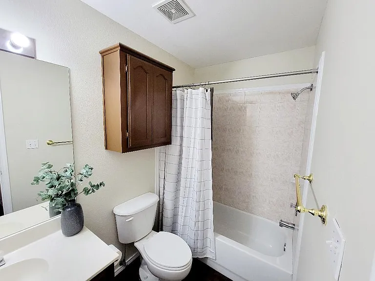 3514 N 32nd Ln — Photo 8