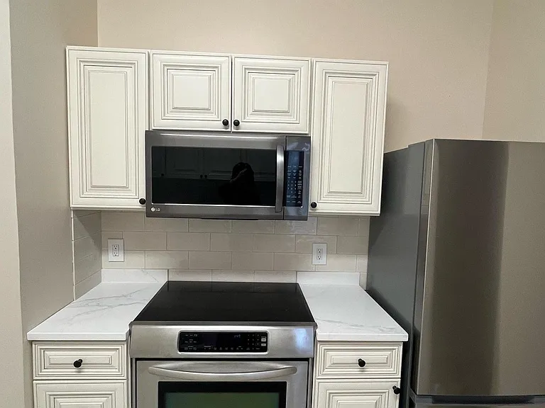 4319 Lindell Blvd #E — Photo 9