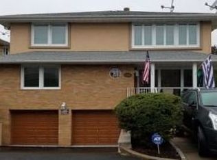 2451 1st St, Fort Lee, NJ 07024