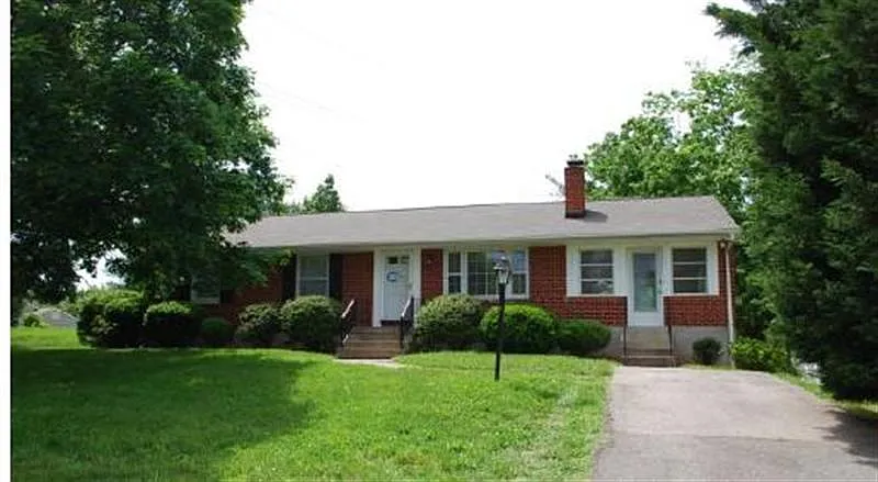 4403 Colonial Ave photo 1