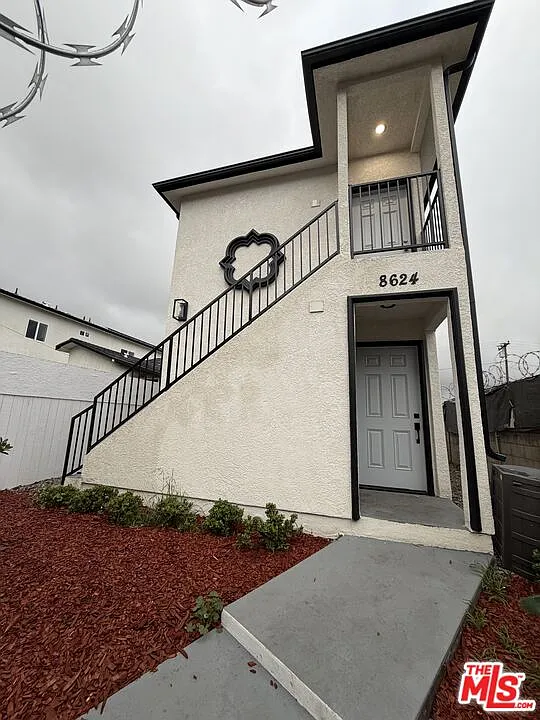 Building Photo - 8624 Graham Ave #A