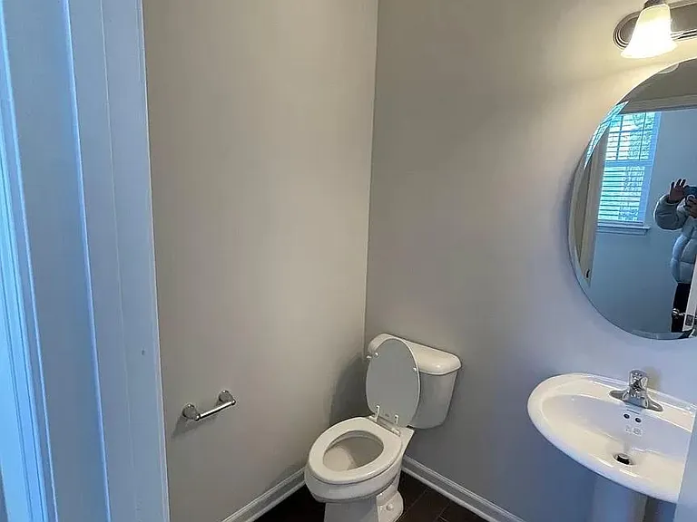 1049 Islip Pl — Photo 12