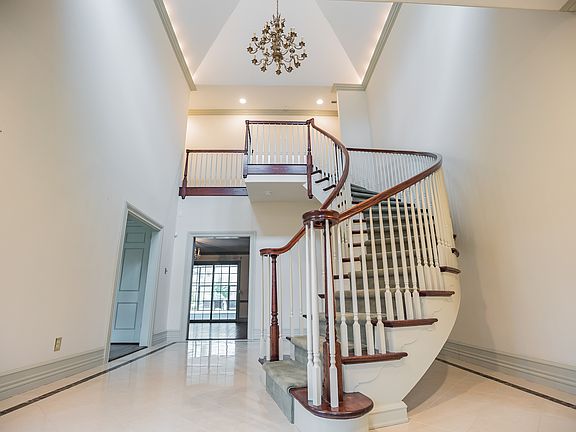 Grand Foyer, Vaulted Ceiling
