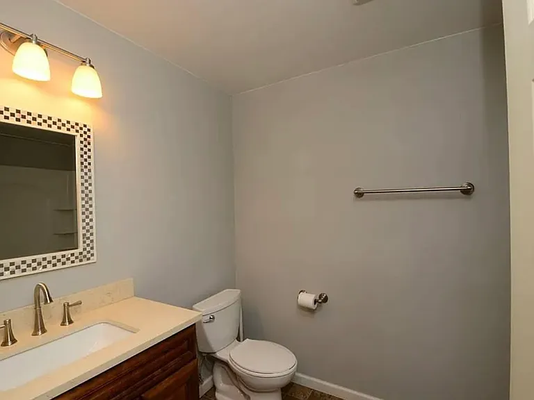 902 Powers Blvd — Photo 13