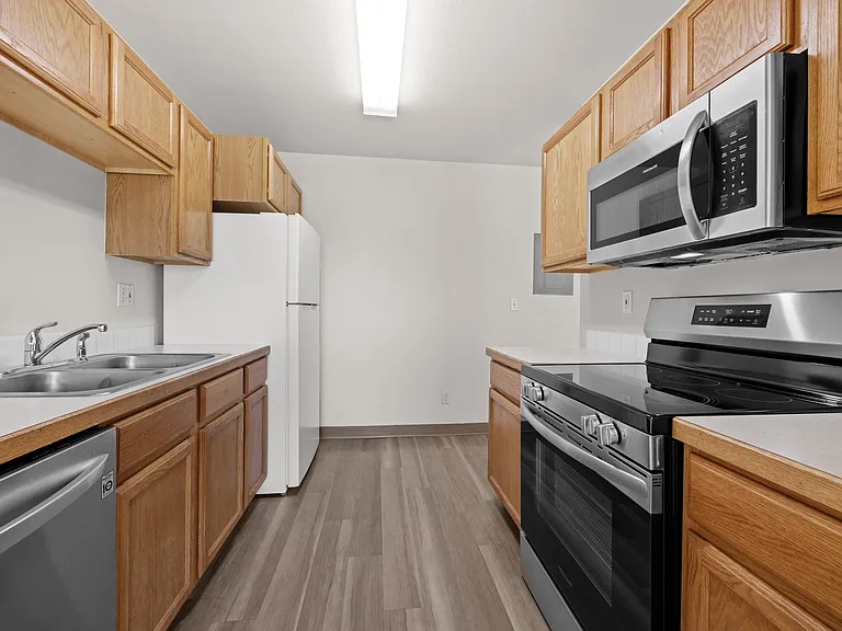 Glenmoor Townhomes — Photo 9