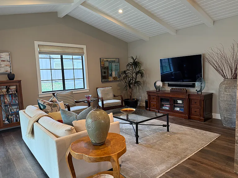 18507 Wellesley Ct — Photo 3