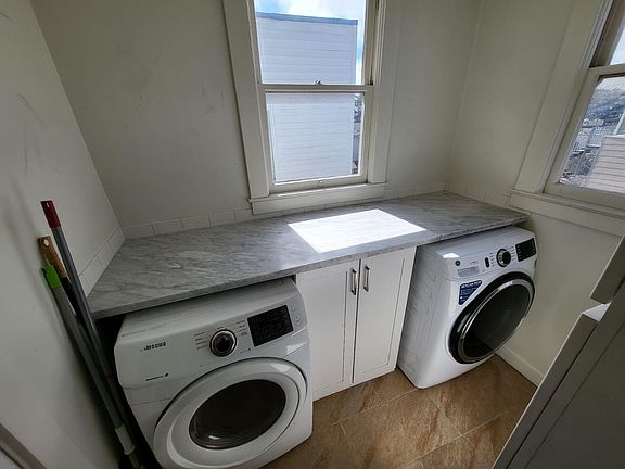 5th image of 208 Grafton Ave