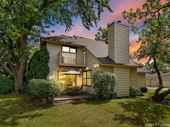 643 Beth Ct, Gurnee, IL 60031