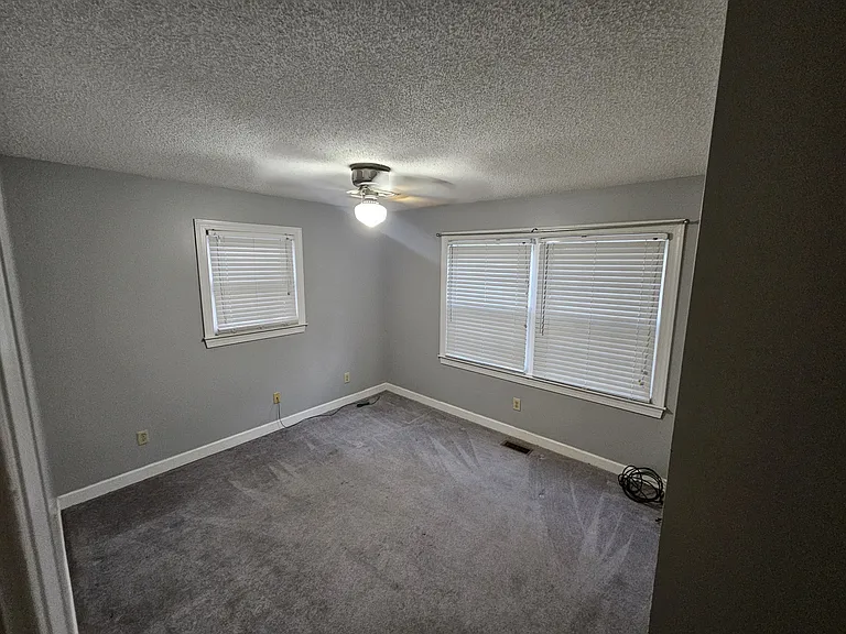 119 S Creek Dr — Photo 17