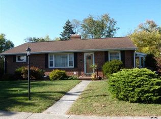 366 Hill N Dale Dr N, York, PA 17403