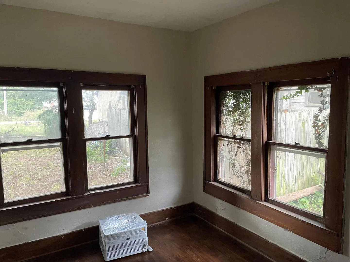 618 Grove St — Photo 3