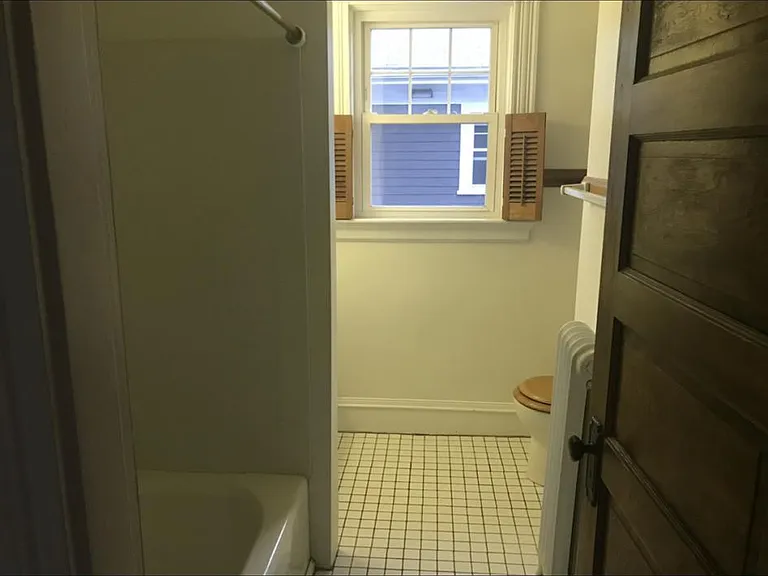 54 Burlington St — Photo 3