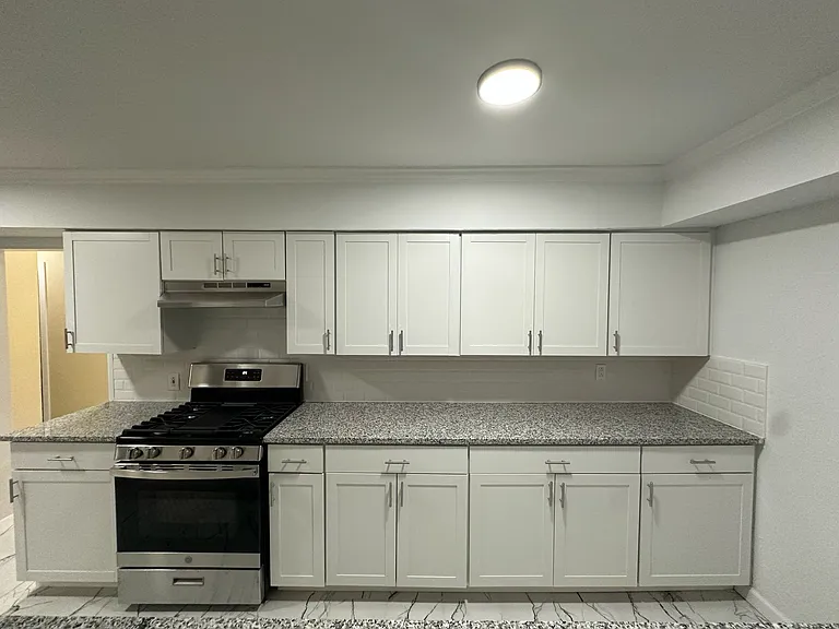 1749 Hillside Pl — Photo 13