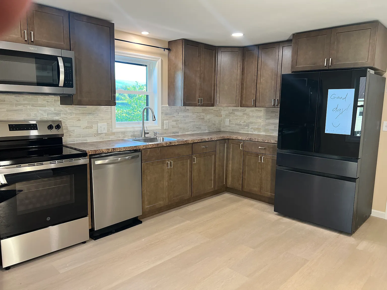 249 W Market St — Photo 3