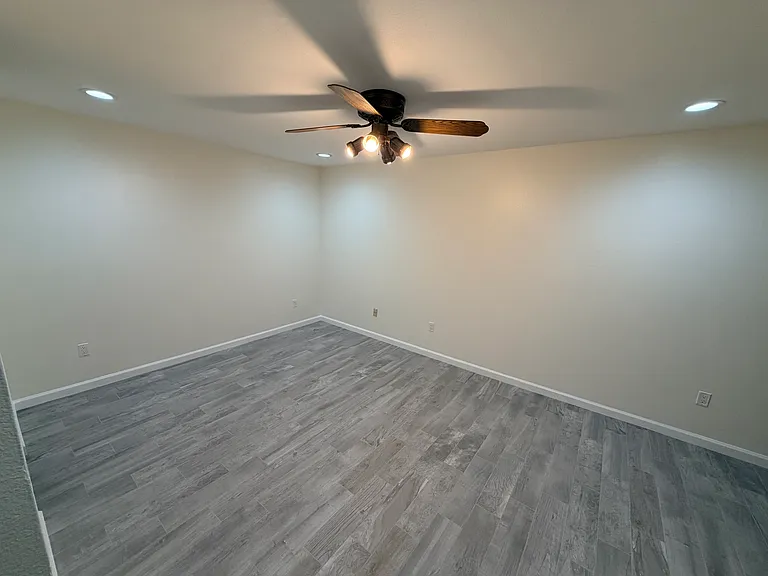 9424 Twin Trails Dr #103 — Photo 20